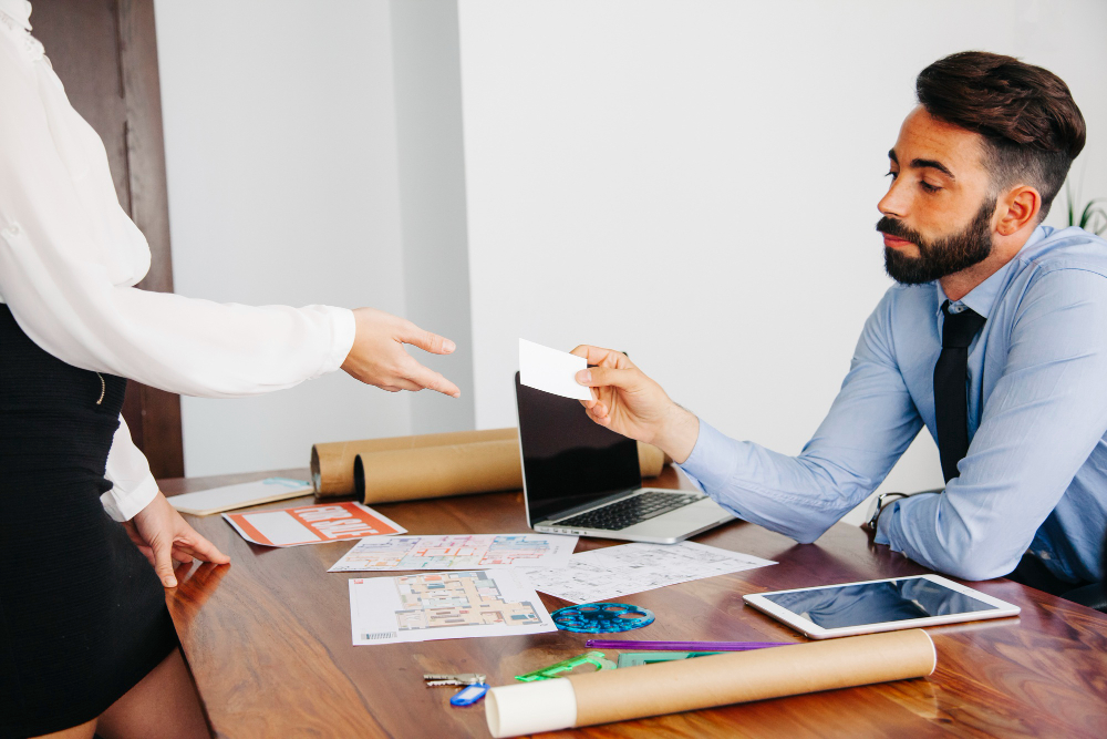 Business Owner Salary vs. Dividends: Navigating the Tax Impact in the UAE