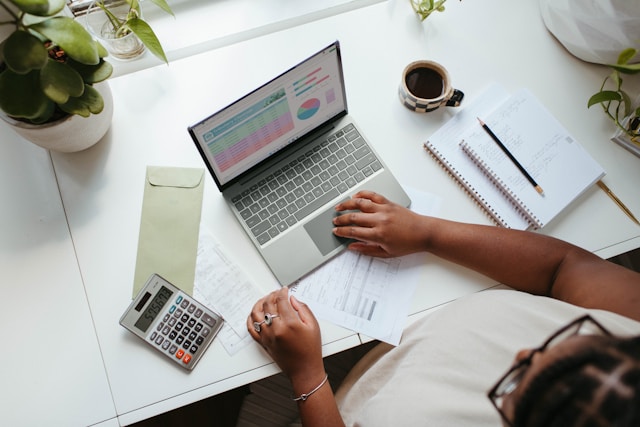 Setting a Salary as a Business Owner in Dubai Free Zones: A Strategic Guide